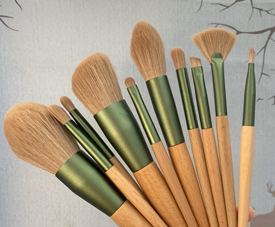 11 limited-edition cosmetic brushes